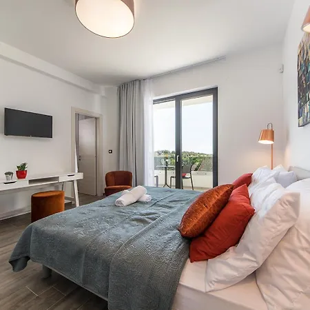 Zen Near Medulin For 8 People With Wellness & Sea View - Only 1 Km From