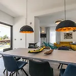 Zen Near Medulin For 8 People With Wellness & Sea View - Only 1 Km From Vila *
