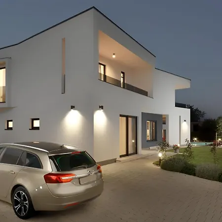 Zen Near Medulin For 8 People With Wellness & Sea View - Only 1 Km From * Vintijan