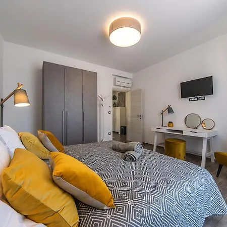 Zen Near Pula For 8 People With Sauna & Jacuzzi Villa *