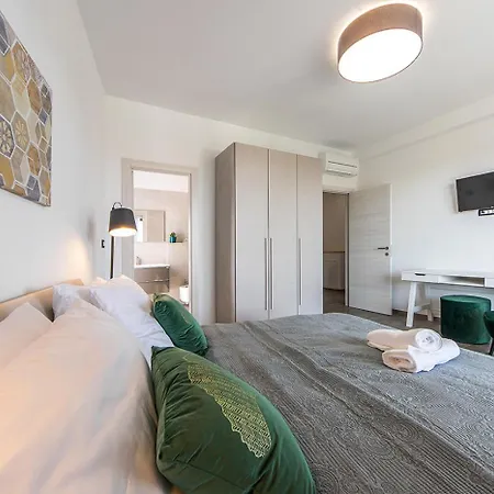 Villa Zen Near Pula For 8 People With Sauna & Jacuzzi Vintijan