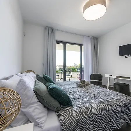 Zen Near Pula For 8 People With Sauna & Jacuzzi Villa Vintijan