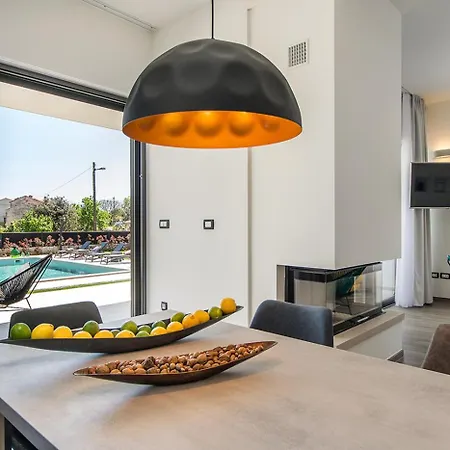 Zen Near Pula For 8 People With Sauna & Jacuzzi Vintijan
