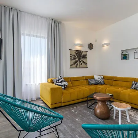 Zen Near Pula For 8 People With Sauna & Jacuzzi