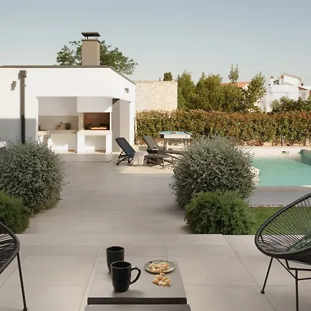 Zen Near Medulin For 8 People With Wellness & Sea View - Only 1 Km From