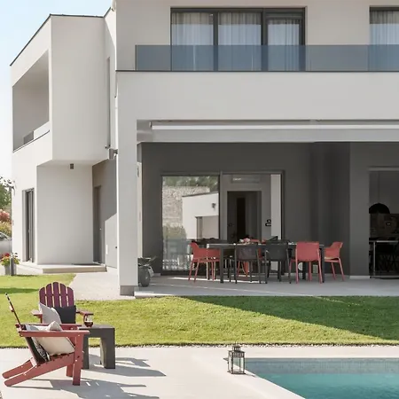 Zen Near Medulin For 8 People With Wellness & Sea View - Only 1 Km From * Vintijan